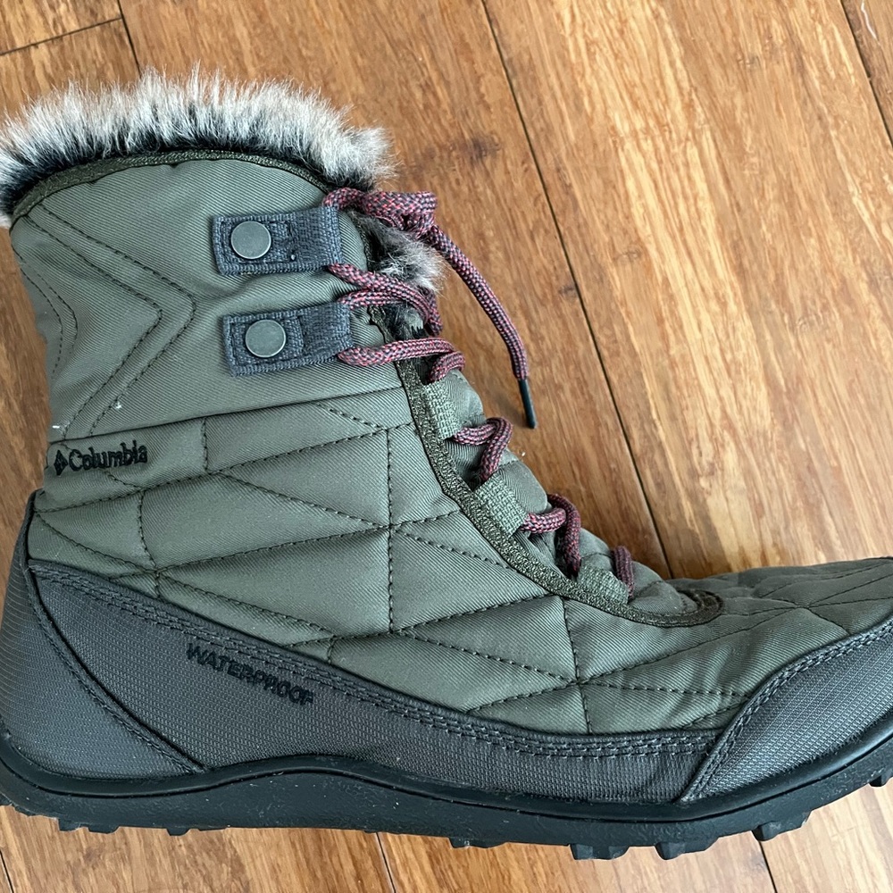 Columbia Women's Quilted Green Minx™ Shorty III Boot 10.5 (41.5 EU)
